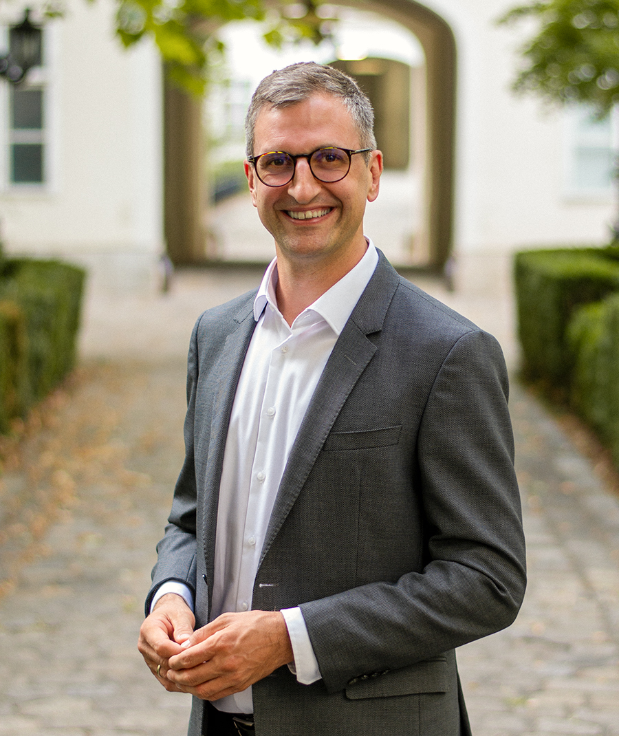 Mag. Stefan Holzer